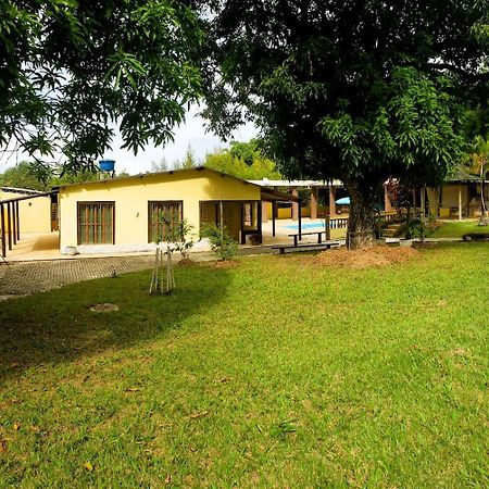 Chacara Charmosa Com Piscina, Campo De Futebol Villa Guaratinguetá Buitenkant foto
