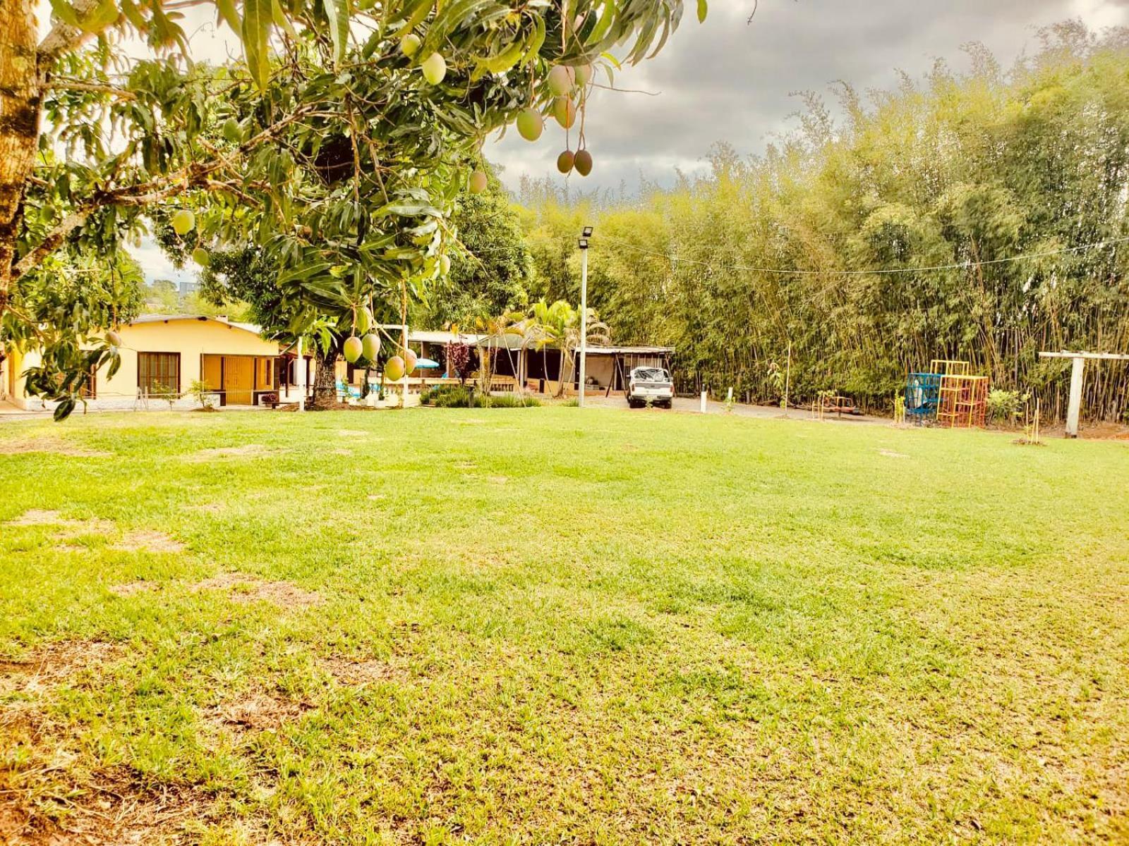 Chacara Charmosa Com Piscina, Campo De Futebol Villa Guaratinguetá Buitenkant foto