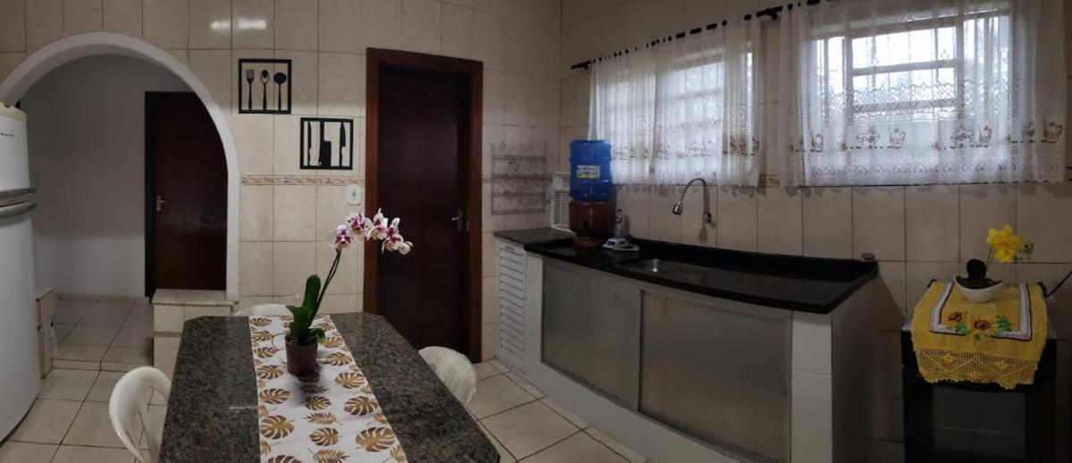 Chacara Charmosa Com Piscina, Campo De Futebol Villa Guaratinguetá Buitenkant foto